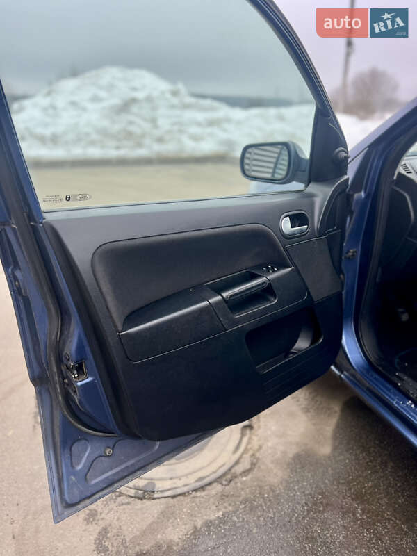 Хэтчбек Ford Fusion 2006 в Шостке