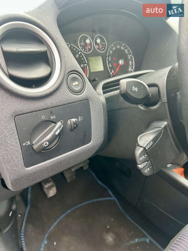 Хэтчбек Ford Fusion 2006 в Шостке