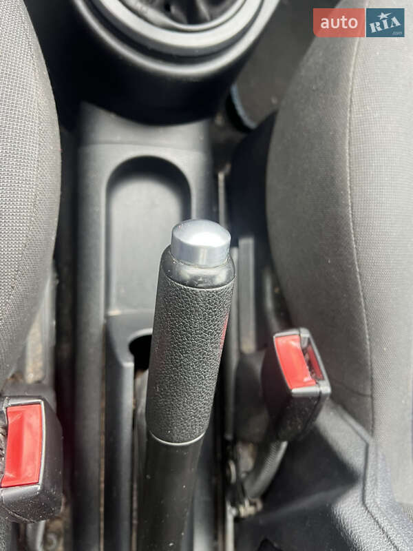 Хэтчбек Ford Fusion 2006 в Шостке