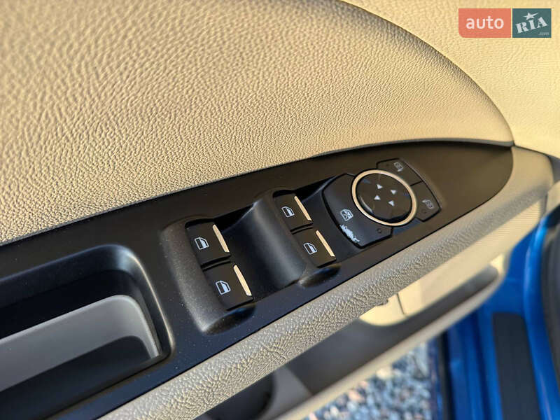 Седан Ford Fusion 2016 в Стрые