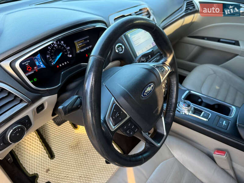 Седан Ford Fusion 2016 в Стрые