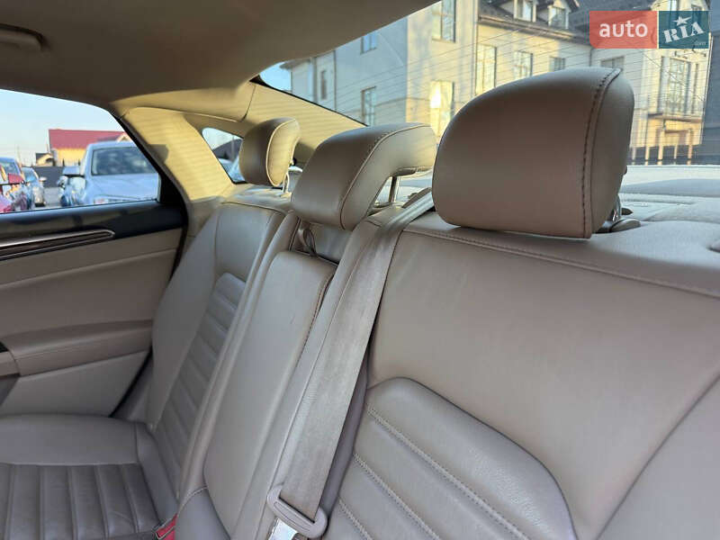 Седан Ford Fusion 2016 в Стрые