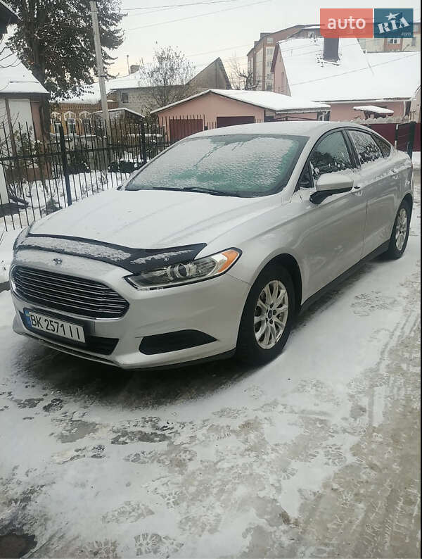 Седан Ford Fusion 2016 в Ровно