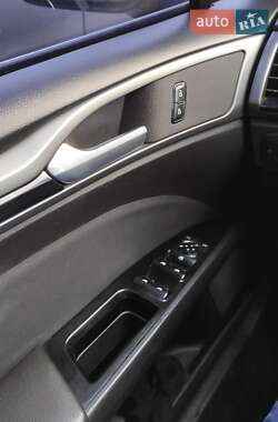 Седан Ford Fusion 2012 в Ужгороде