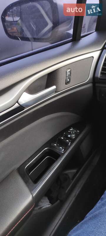 Седан Ford Fusion 2012 в Ужгороде