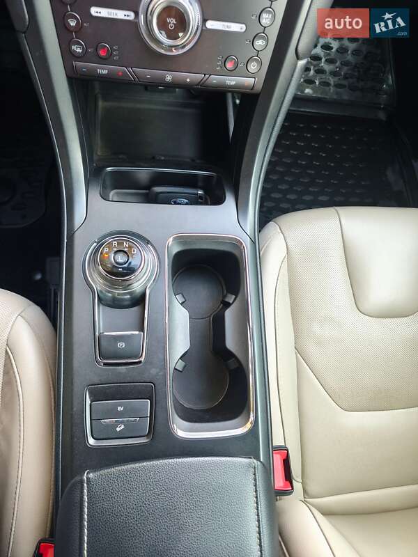 Седан Ford Fusion 2016 в Дніпрі