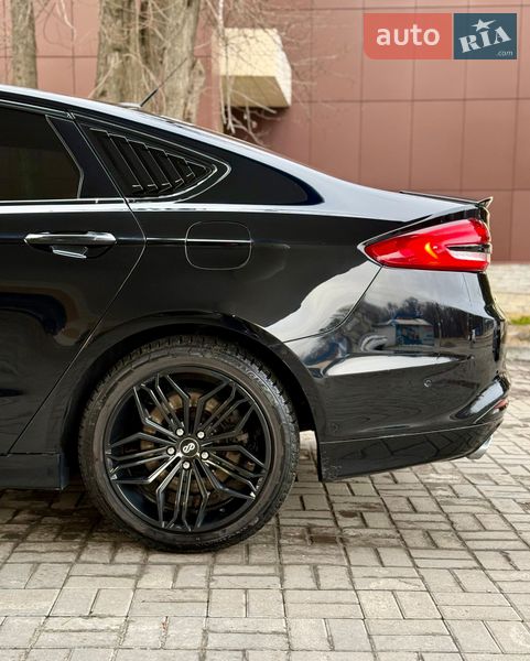 Седан Ford Fusion 2016 в Дніпрі