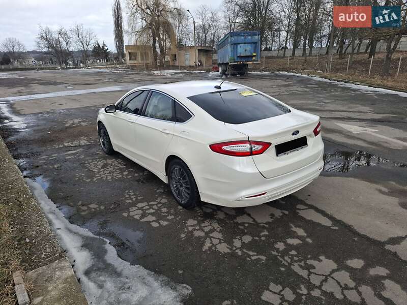 Седан Ford Fusion 2015 в Виннице