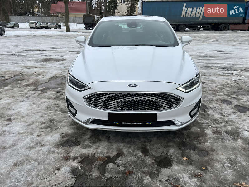 Седан Ford Fusion 2019 в Гостомеле