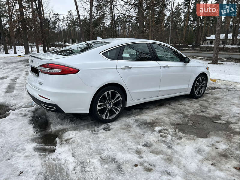 Седан Ford Fusion 2019 в Гостомеле
