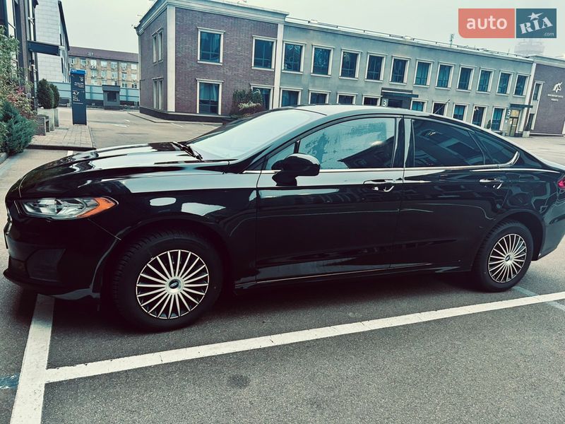 Седан Ford Fusion 2018 в Вышгороде