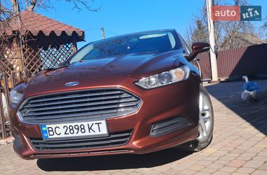 Седан Ford Fusion 2016 в Жовкве