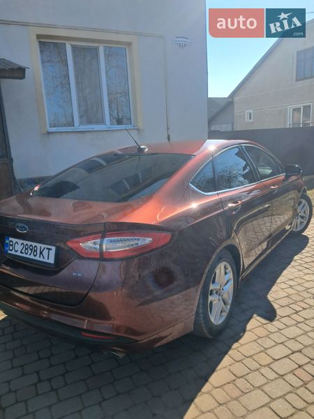 Седан Ford Fusion 2016 в Жовкве