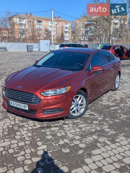 Седан Ford Fusion 2013 в Староконстантинове