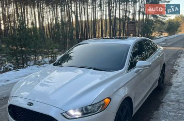 Седан Ford Fusion 2015 в Ровно