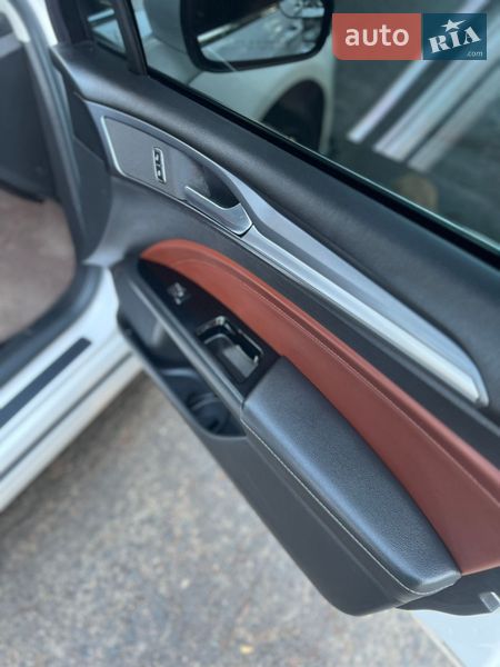 Седан Ford Fusion 2015 в Ровно