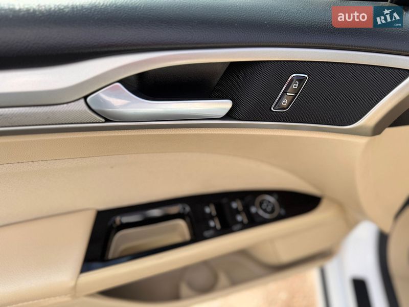 Седан Ford Fusion 2016 в Харкові