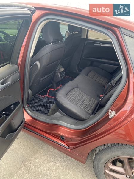 Седан Ford Fusion 2016 в Софіївській Борщагівці