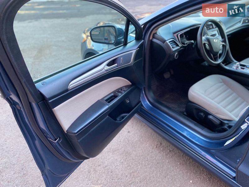 Седан Ford Fusion 2018 в Рівному