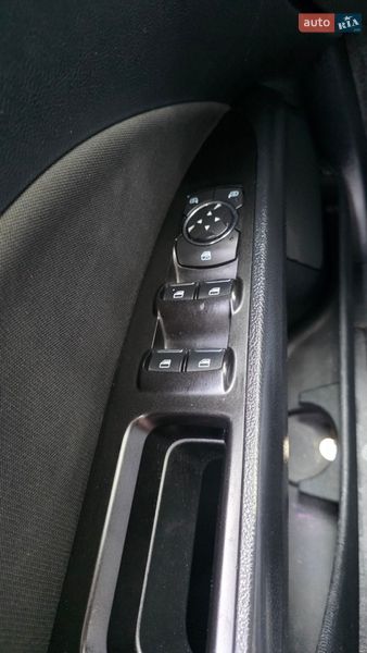 Седан Ford Fusion 2016 в Львові