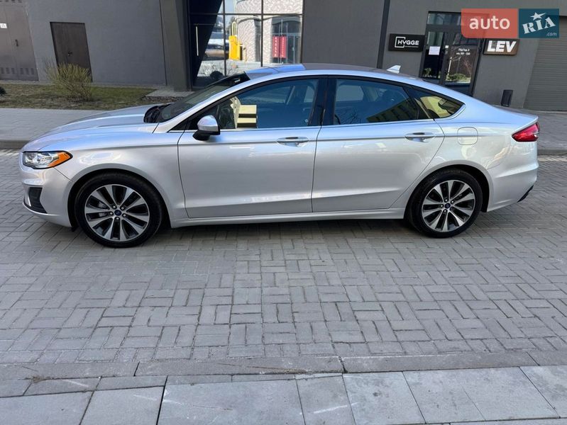 Седан Ford Fusion 2019 в Львове