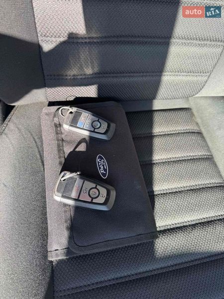 Седан Ford Fusion 2019 в Львове