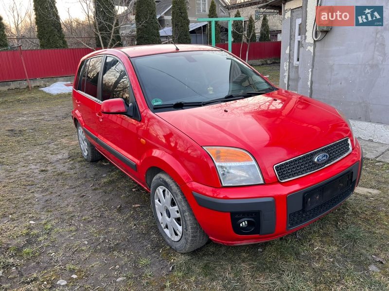 Хетчбек Ford Fusion 2006 в Чернівцях