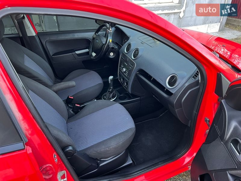 Хетчбек Ford Fusion 2006 в Чернівцях