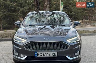 Седан Ford Fusion 2019 в Львові
