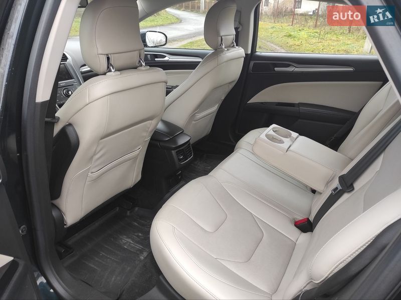 Седан Ford Fusion 2014 в Львове