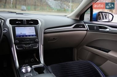 Седан Ford Fusion 2019 в Харкові