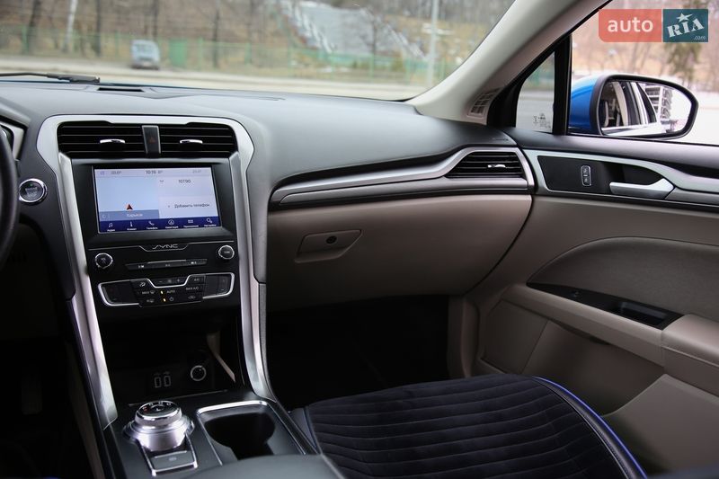 Седан Ford Fusion 2019 в Харкові
