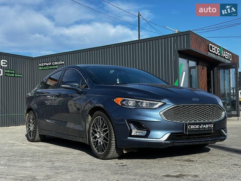 Седан Ford Fusion 2018 в Львове