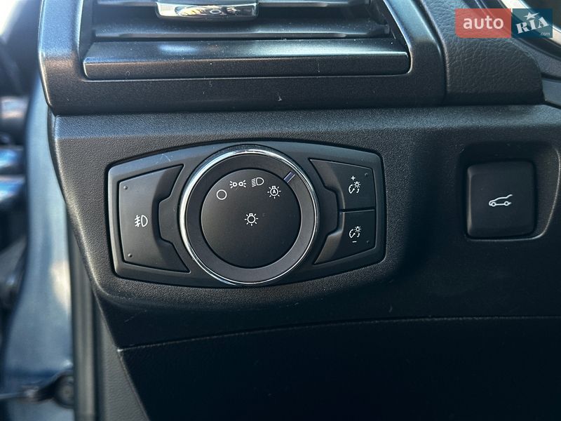 Седан Ford Fusion 2018 в Львове