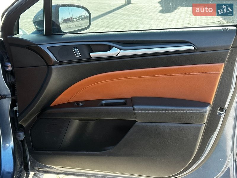 Седан Ford Fusion 2018 в Львове