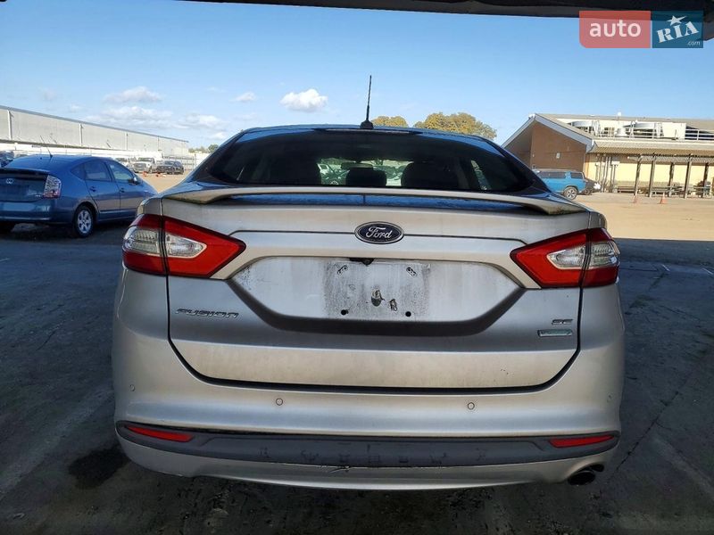 Седан Ford Fusion 2016 в Львове