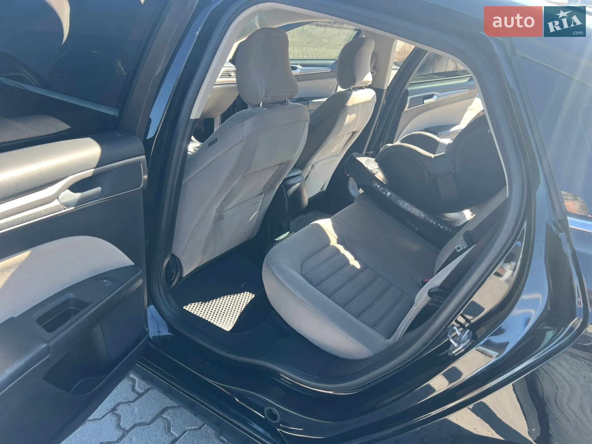 2016 Ford Fusion - мініатюра 17