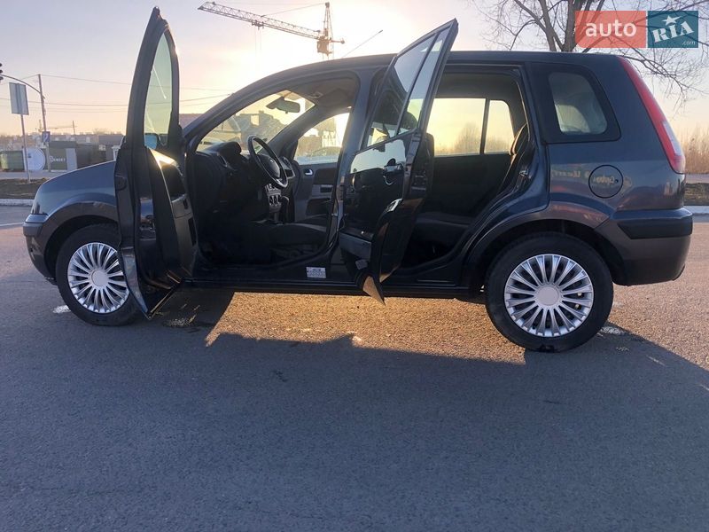 Хэтчбек Ford Fusion 2006 в Луцке