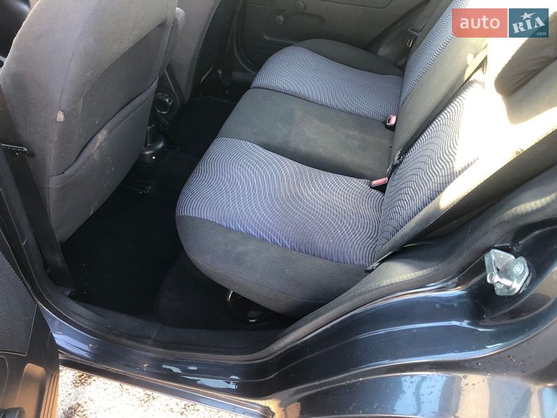 Хэтчбек Ford Fusion 2006 в Луцке