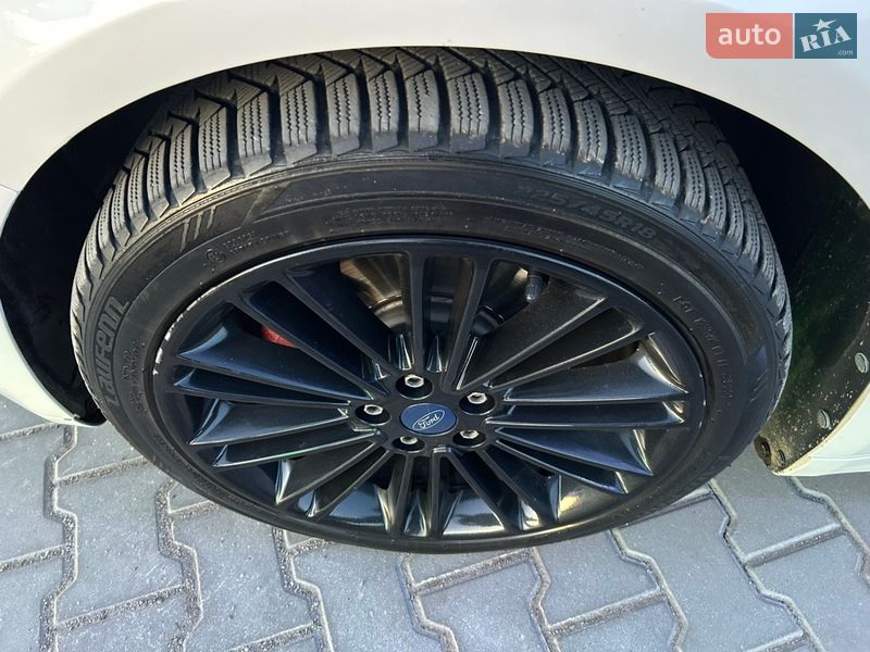 Седан Ford Fusion 2013 в Могилів-Подільському