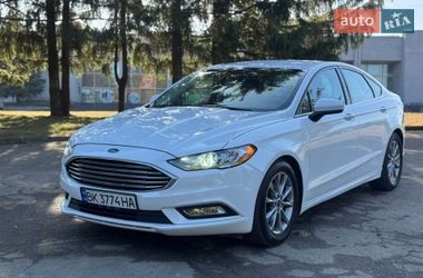 Седан Ford Fusion 2016 в Рівному