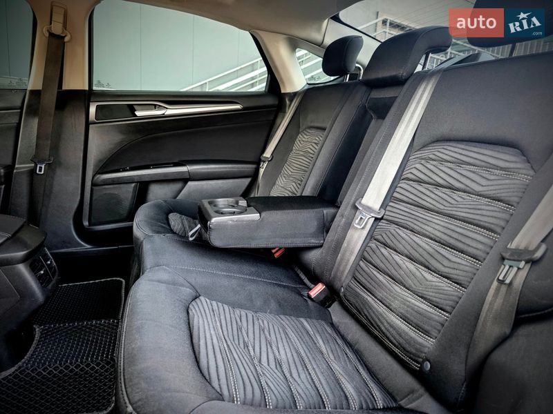 Седан Ford Fusion 2015 в Киеве фото 7 Седан Ford Fusion 2015 в Киеве