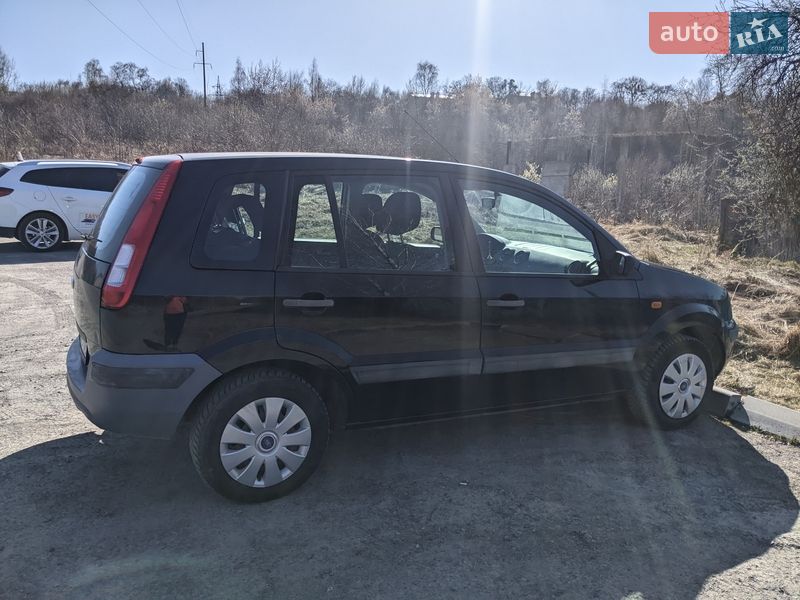 Седан Ford Fusion 2006 в Львове