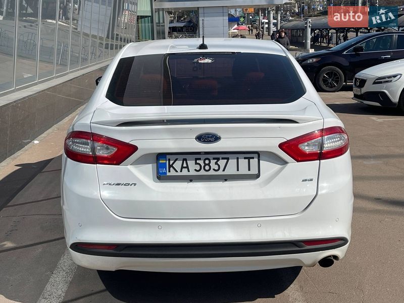 Седан Ford Fusion 2015 в Києві