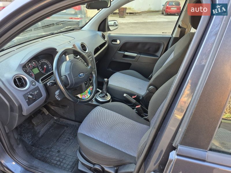 Хэтчбек Ford Fusion 2009 в Ровно