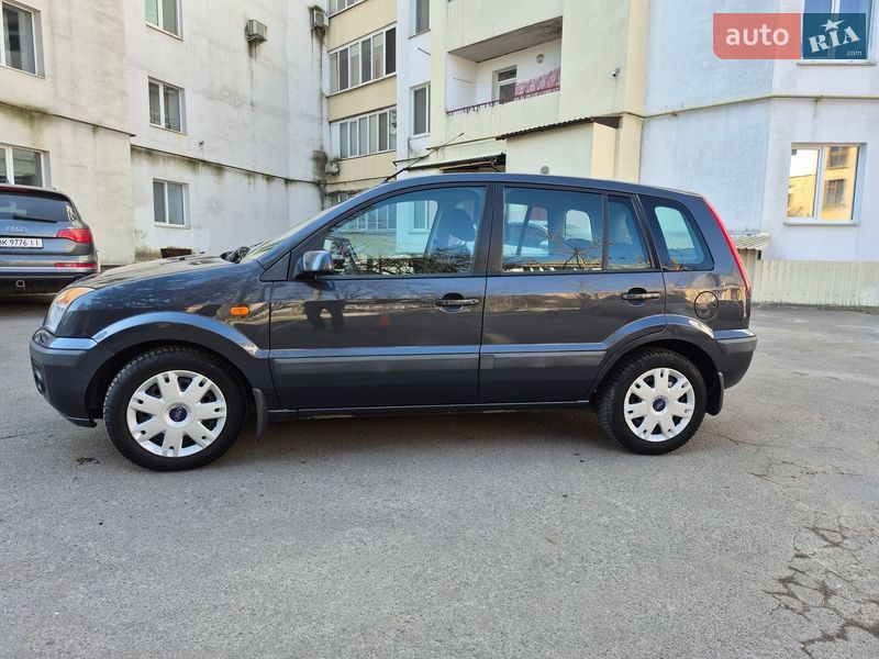 Хэтчбек Ford Fusion 2009 в Ровно