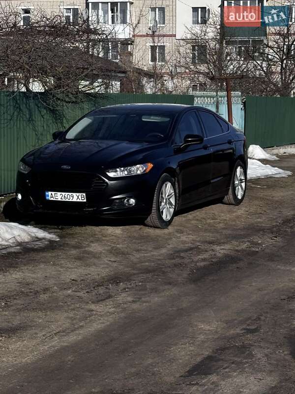 Седан Ford Fusion 2015 в Павлограді