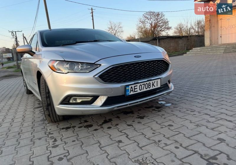 Седан Ford Fusion 2016 в Синельниково