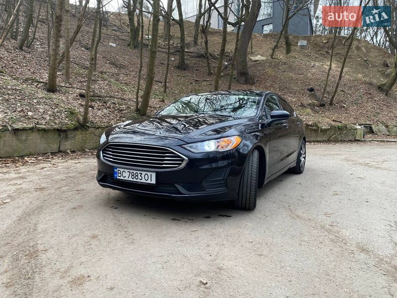 Седан Ford Fusion 2019 в Львове