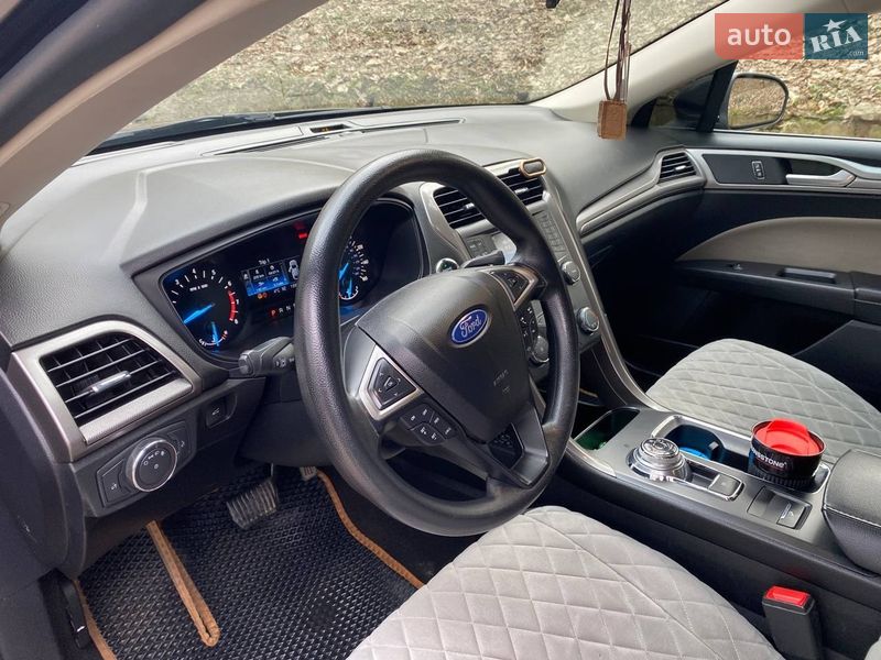 Седан Ford Fusion 2019 в Львове